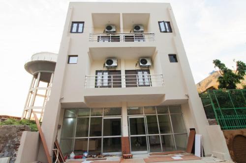 Vrindavan Hotel | Family-Friendly Krishna Cottage in Vrindavan Awaits You