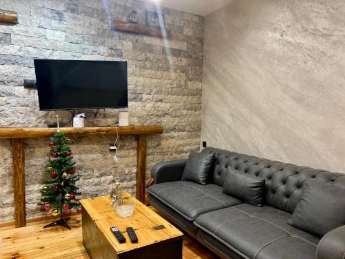 Kvartal Noviya Grad Apartment | Pet-Friendly Krisiyasapartment: 4-Star with 9.9/10 Rating