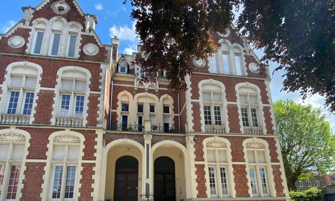 Armentieres House | Highly Rated KRISKO: Enjoy Breakfast & Kitchen Amenities