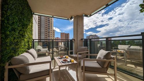 Benidorm Centro Apartment | Pet-Friendly KRONOS DreAM Apartment with Pool Access
