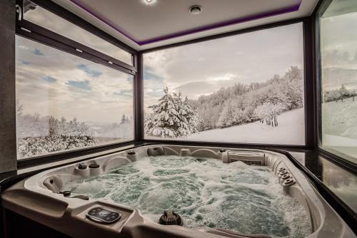 Laskowa Villa | Discover KROSNA92: Oceanfront Escape with Spa & Pool