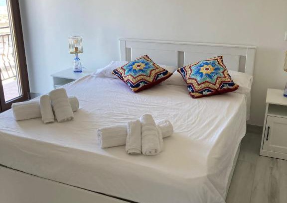 Crotone Apartment | Top-Rated KROTONIATI APARTMENT: Ideal for Families