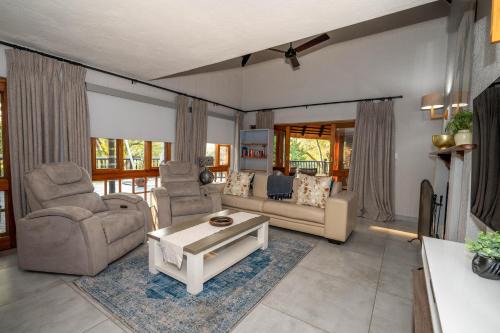 Hazyview Apartment | Explore Kruger Park Lodge Unit No. 205 with Ocean Views