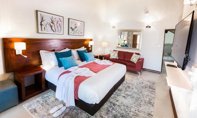 Hazyview Apartment | Discover Kruger Park Lodge Unit No. 610A with Ocean View