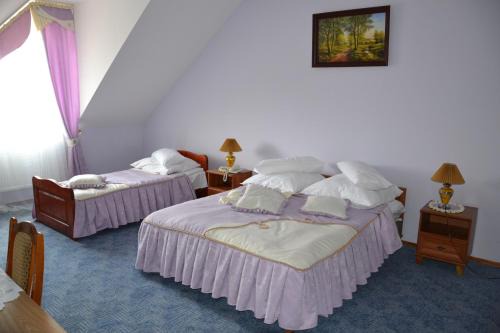 Kholmok Hotel | Discover Kruiz Motel: Family-Friendly Stay with Pool Access