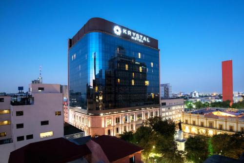 Monterrey Centro Hotel | Discover Krystal Monterrey: 4-Star Family-Friendly Retreat
