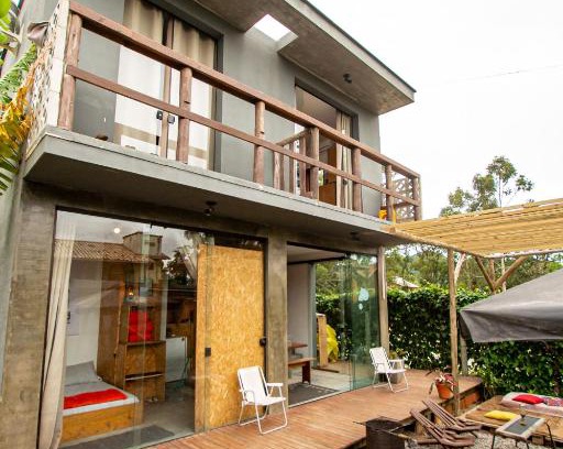 Praia do Rosa House | Top-Rated KSAGUEST Praia do Rosa: Pet-Friendly Retreat