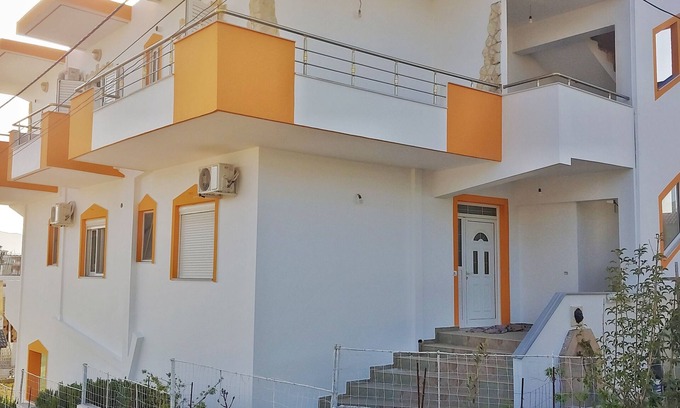 Ksamil House | Cozy KSAMIL HOME with Kitchen for Memorable Stays