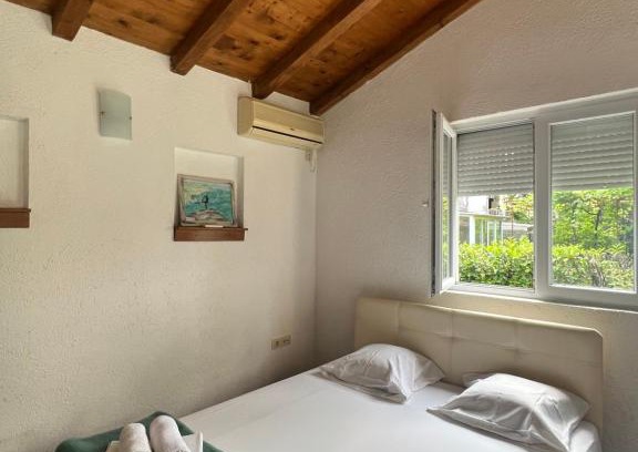 Babilonija Apartment | Oceanfront Ksenia Guesthouse: Rated 9.2/10 for Families
