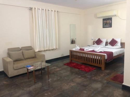 Kunigal Hotel | Budget-Friendly KSTDC Hotel Mayura Pavithra Yediyur
