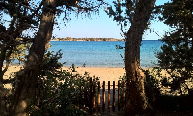 Gialos Villa | Oceanfront Ktima Grammeno Villa - Rated 10/10 by Guests