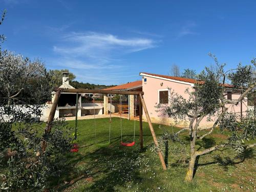 Pula House | Guest Rated 10/10: Kuća Renata with Family-Friendly Amenities
