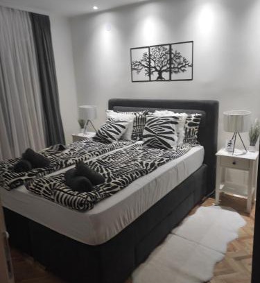 Vrsac Villa | Guest Rated 9.7: Oceanfront Stay at Kuća Vila Idila Vršac