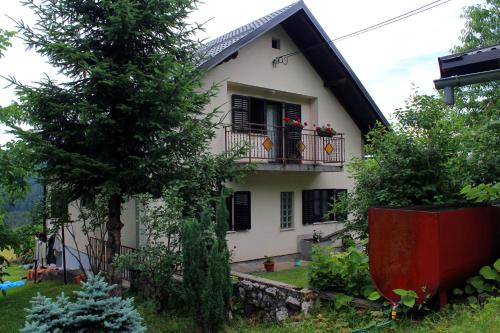 Brestova Draga Ski Chalet | Pet and Child Friendly Retreat at Kuća za odmor Čički vrh
