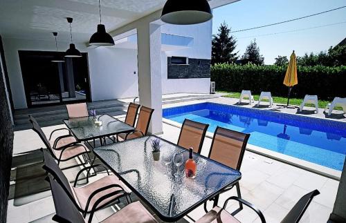 Velika Gorica Villa | Ideal Oceanfront Retreat: Kuća za odmor Deda Pepo