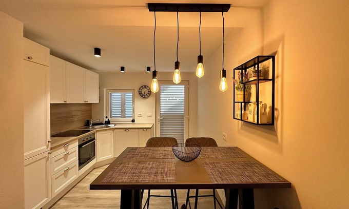 Jadranovo House | Kuća za odmor Ena