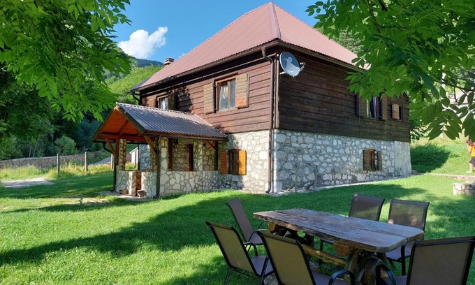 Kolasin Municipality House | Experience Kuća za odmor Grujić: Rated 10/10 & Family-Friendly