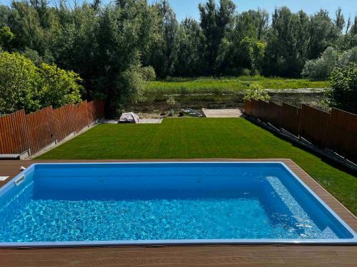 Bilje House | Relaxing Retreat at Kuća za odmor GUSKA with Ocean Views