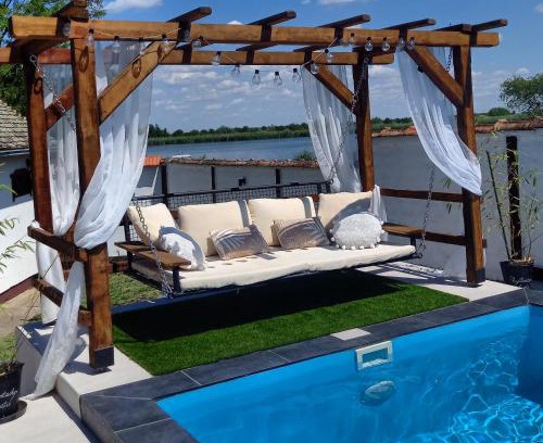 Becej House | Oceanfront Retreat at Kuća za odmor Iva - 10/10 Rated
