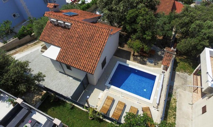 Rogoznica House | Relax at Kuća za odmor Ivanka: 4-Star Beachfront Retreat