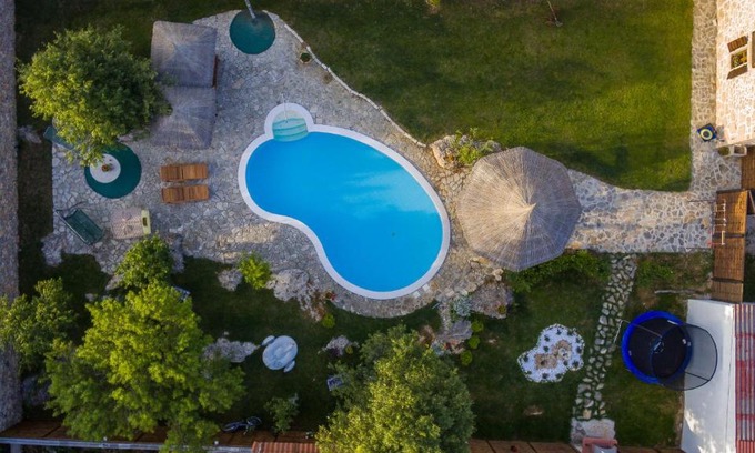 Bogatic House | Discover Kuća za odmor Joko i Jeka: 4-Star Family Retreat