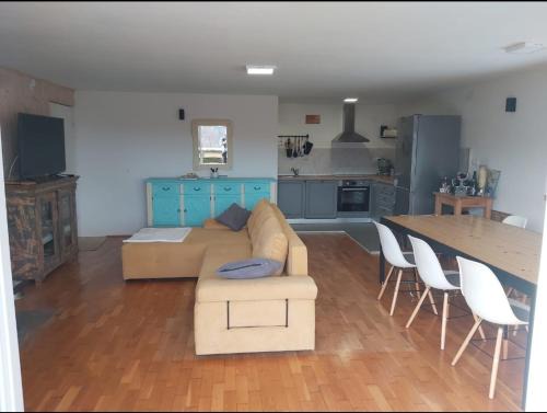 Generalski Stol House | Discover Kuća za odmor Miracool: 4-Star Family Retreat