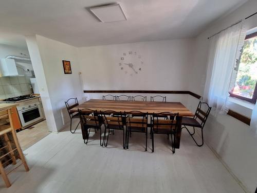 Inija House | Relax at Kuća za odmor Sara - Family & Pet Friendly Getaway