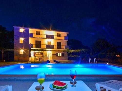 Dicmo Villa | Relax at Kuća za odmor Silvano with Oceanfront Pool