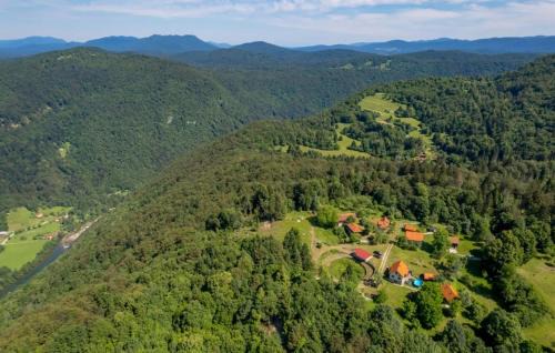 Brod Moravice House | Idyllic Kuća za odmor Zora: Pet-Friendly Retreat
