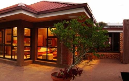 White River Bed & Breakfast | Pet-Friendly Getaway at Ku De Ta B&B with Great Reviews