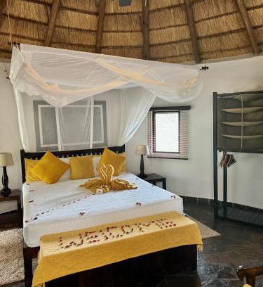 Maruleng Cabin | Discover Ku Sungula Safari Lodge: Rated 9.8 with Ocean Views