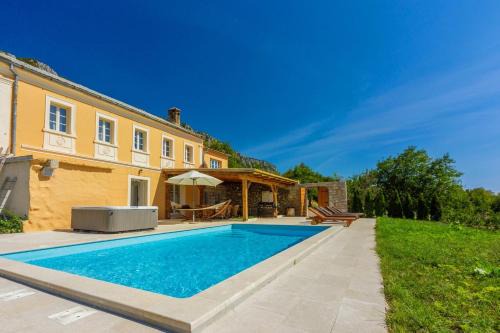 Vinodolska opcina House | Discover Kuca Margareta: Pool & Hot Tub Oasis