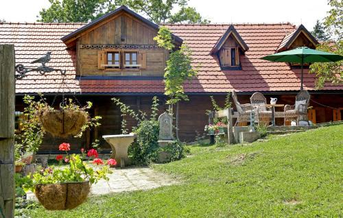 Gladovec Pokupski Apartment | Oceanfront Retreat at Kuca Suncani brijeg - 4-Star Stay
