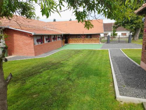 Sveti Ivan Zabno House | Pet-Friendly Retreat at Kuca za odmor Noel for Families