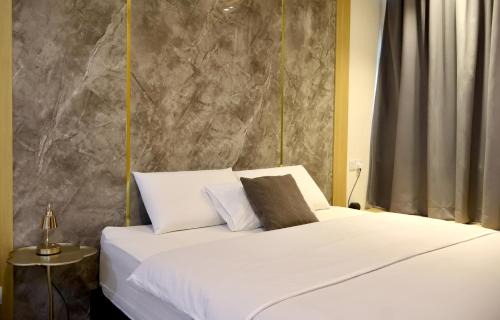 Kuching Apartment | Modern Smart Home Resort Condo in Kuching City Centre