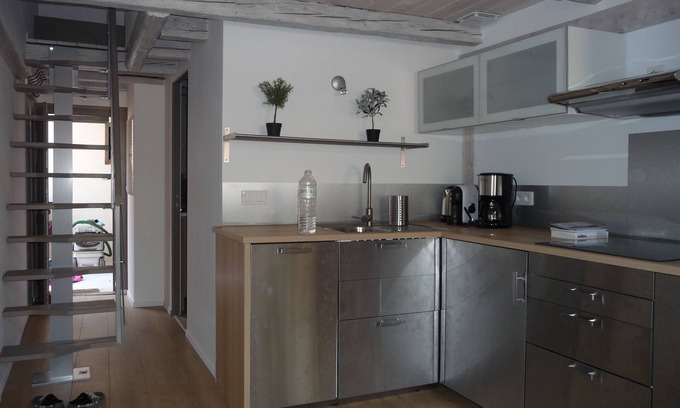 Annecy Old Town Apartment | Cozy Apartment at the Foot of Annecy's Old Castle - Rated 9.8