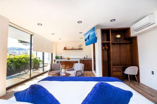 Chilpancingo de los Bravo Hotel | Discover KUKO SUITES: 5-Star Stay with Family-Friendly Perks