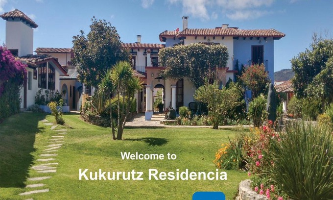 De Mexicanos Hotel | Experience Kukurutz Residencia: Pet & Child-Friendly Retreat
