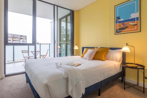 Mays Hill Apartment | Discover KULA Parramatta: Pet-Friendly 4-Star Retreat