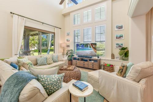 Kulalani Villa | Elevate Your Stay at Kulalani 1701 with Pool & Hot Tub