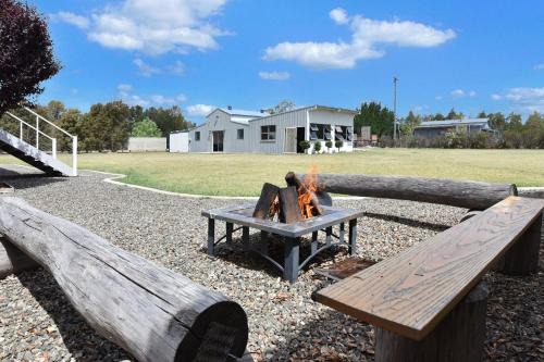 Broke House | Discover Kulang Lodge: Relaxing Swim Spa & Games Room