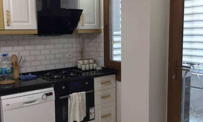 Atasehir Apartment | Spacious and Family-Friendly Apartment with Modern Kitchen