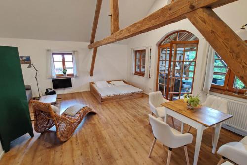 Vilgertshofen Apartment | Discover Kultur-Stadl Ferienwohnung: Pet-Friendly Retreat