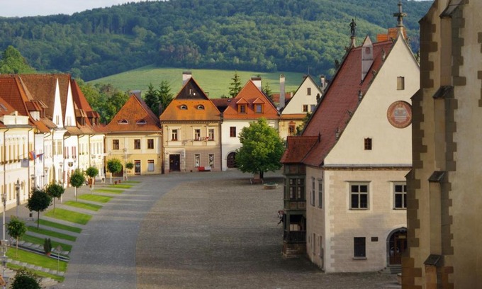 Bardejov House | Highly Rated Kulturne Centrum Bardejov with Hot Tub & Breakfast