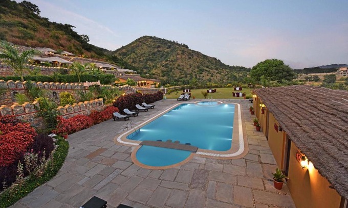 Kumbhalgarh Resort | Discover Kumbhalgarh Safari Camp: Pet-Friendly Retreat