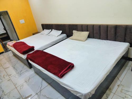 Ujjain House | Discover Comfort at Kumkum Guest House - Child Friendly Stay