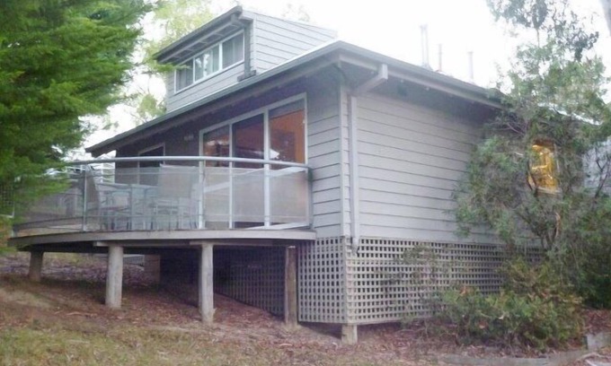 Merrijig House | Top-Rated Kunala Chalet with Breakfast & Family-Friendly Vibe