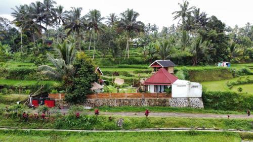 Tetebatu Hotel | Discover Kunang Kunang: Pet-Friendly Stay with Breakfast