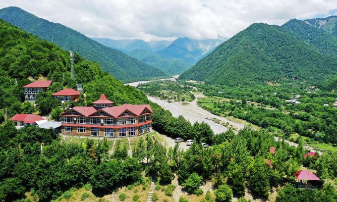 Sheki Hotel | Pet-Friendly Kungut Hotel & Restaurant with Family Amenities