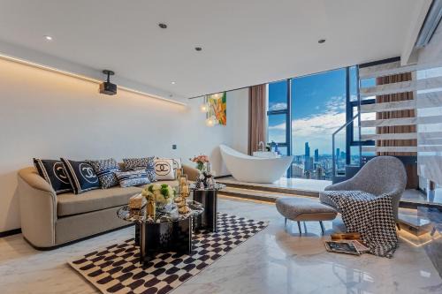 Kunming City Centre Apartment | Experience Oceanfront Bliss at Kunming High Sky View Hotel